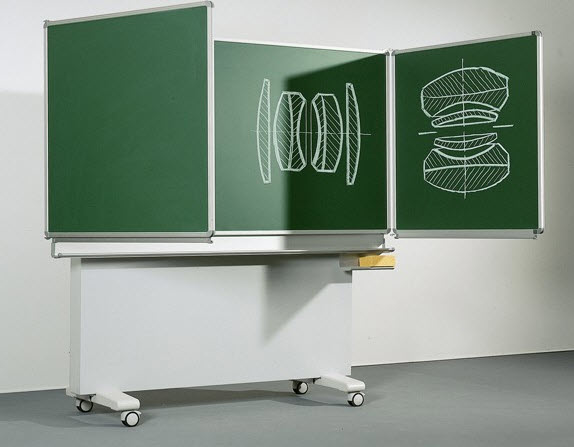 [350-2010] 5-vlaks schrijfbord op schuifmechaniek - vrijstaand - op wielen - type 350 (Nog te bepalen)