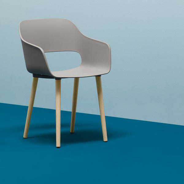 [2755-Polypropylene shell-TBA-Ash frame-TBA] Babila 4-poots met armleuningen - houten onderstel (Nog te bepalen, Nog te bepalen)