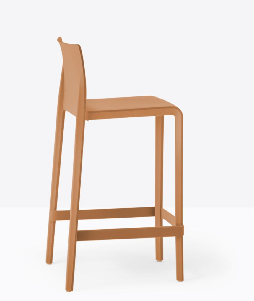 [678RM] Volt hoge stoel (gerecycleerd materiaal) - 76 cm 